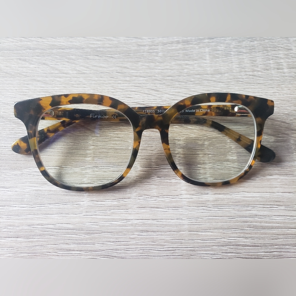 Firmoo prescription Glasses. Tourtoise patern.
